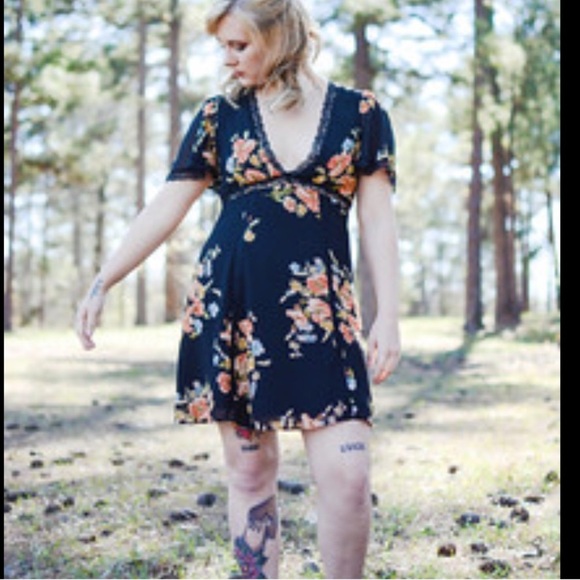 Forever 21 Floral Lace Babydoll Mini Dress - Picture 2 of 9